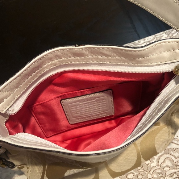 Small Ivory/Gold Coach Purse - Picture 5 of 6